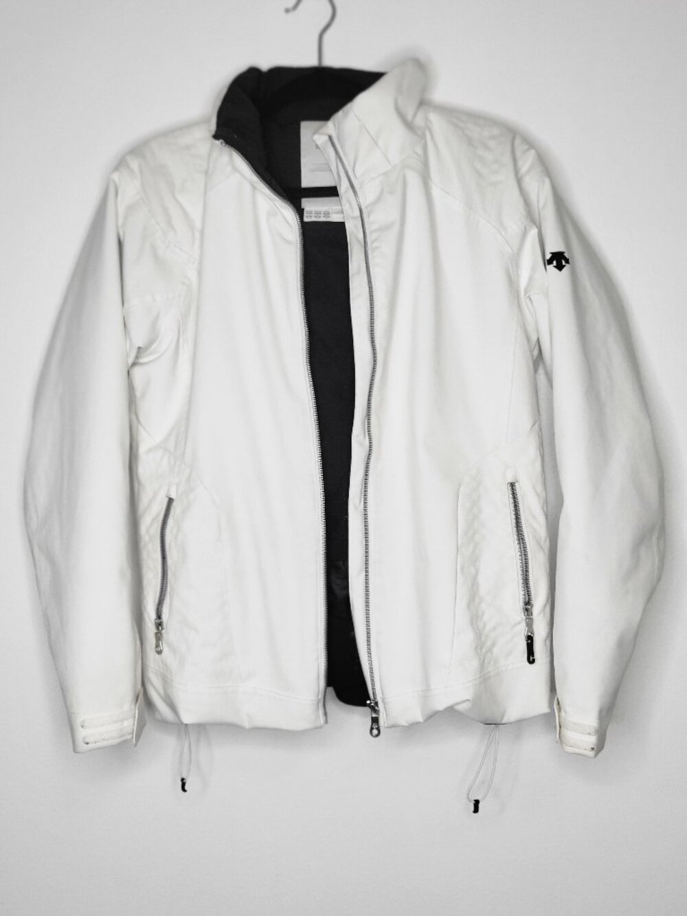 Decente White Snow Ski Winter Jacket Coat with Hood and Insulation- Women Size 8